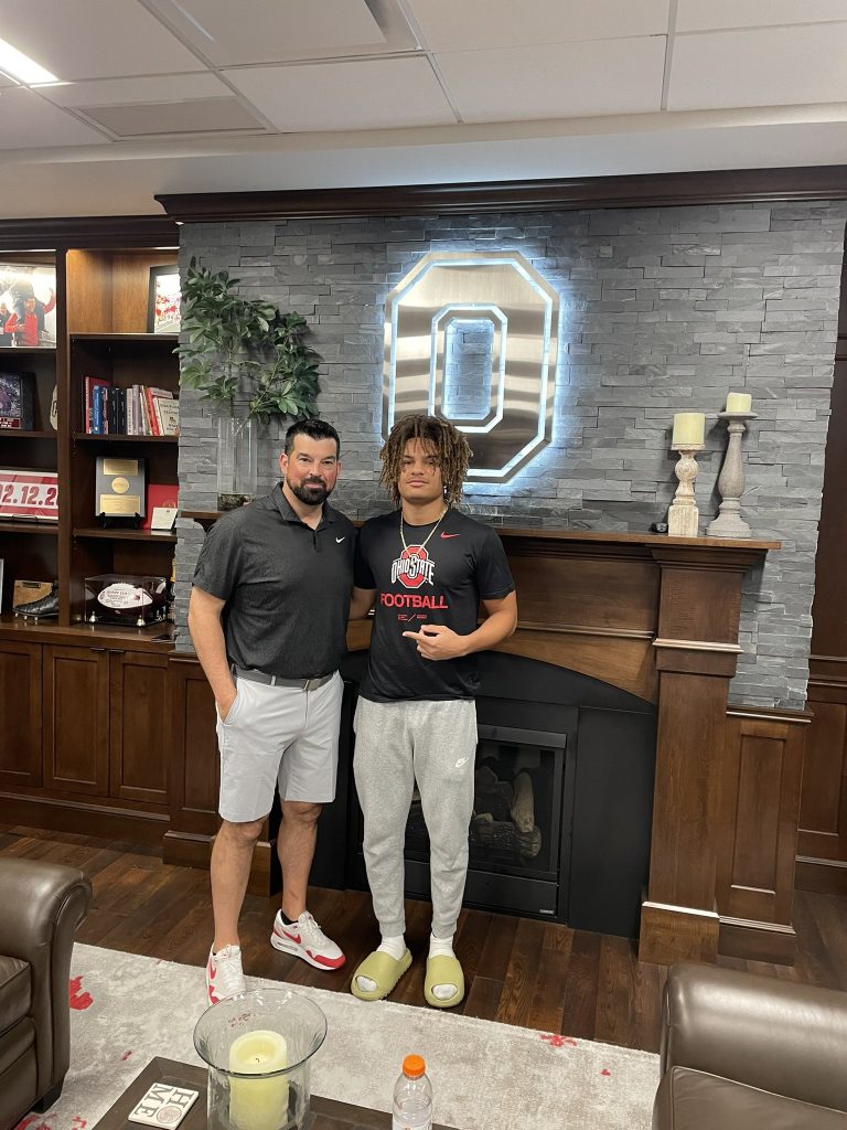 2025 WR Jayvan Boggs tell us Ohio State is his 'dream school' and says the Buckeyes have 'a great environment, great culture, great coaching staff, and great people.'

tsilverbulletin.com/2023/06/ohio-s…
