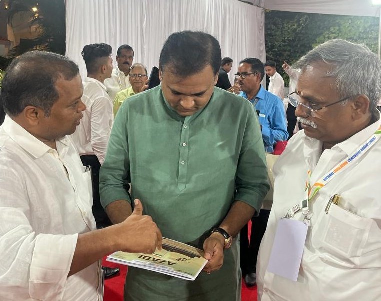 raj360degree's tweet photo. Honored to meet Maharashtra Speaker Rahul Narwekar ji. Three locations have been finalized in Maharashtra for the construction of TRIBUTE WALL: Mumbai, Nagpur and Pune. Glad to announce that our Sar Changa Salak Mohan Bhagawat ji will be there for the Bhumi Pujan ceremony, Nagpur https://t.co/bt9vLP3e3l
