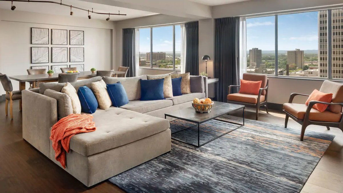 Thinking of getting away for 4th of July with your family? Have a relaxing stay in one of our suites!

Book now while rooms are still available: hyattregencylouisville.com