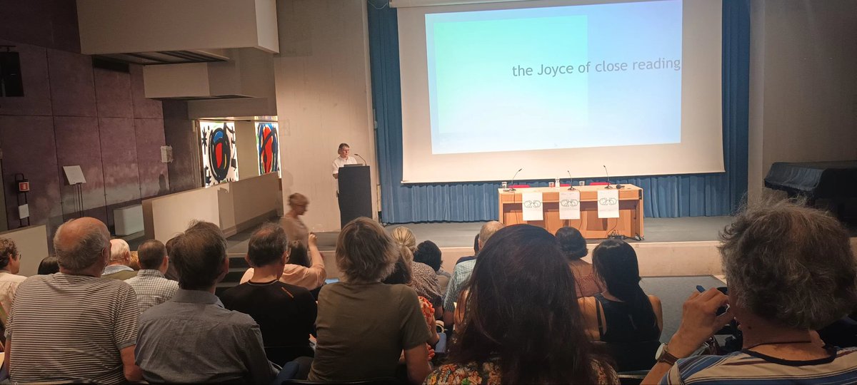 What an incredible first day. I was blown away by @sccorser paper on Reading Joyce. Such a fresh and fascinating insight in reader-text-critic dynamics and interchanges [adding 'The Reader's Joyce' to wishlist] #tjs2023 @JoyceTrieste #jamesjoyce #joyce #modwrite