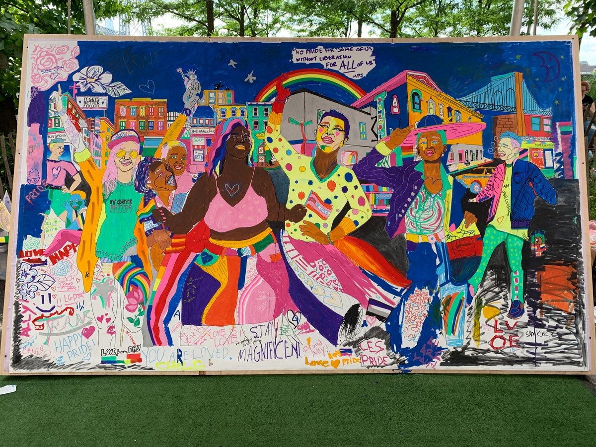 Obsessssed!

✅3 Pride murals across the country complete, designed by @iamsamkirk...

...and colored in by all of us. 

We got to create this one at @NYCPride's Youth Pride and had the best time meeting y'all this weekend!