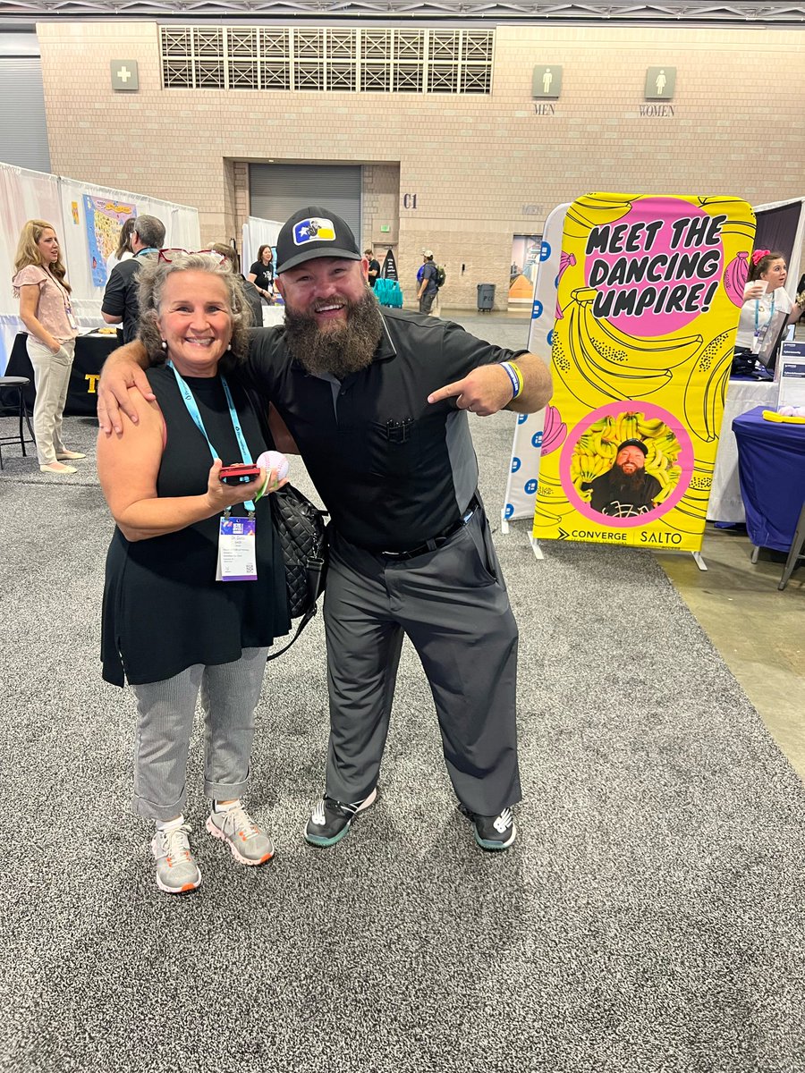 ConvergeTSC's tweet photo. Photo Op!! If you're at #ISTELive today, stop by to see the Converge crew and the Dancing Umpire. https://t.co/B7EC242mJP