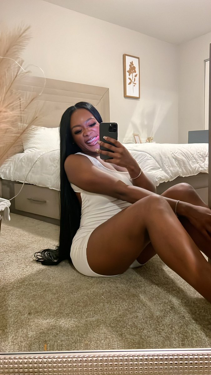 jasmeannn_'s tweet photo. gimme besos https://t.co/UCTH90nIeC