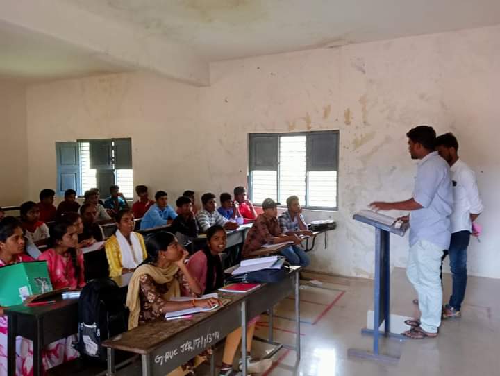 ಓದುತ್ತಾ ಹೋರಾಡಿ ! 
ಓದಿಗಾಗಿ ಹೋರಾಡಿ.…! 

ರಾಜ್ಯದ ವಿವಿದಡೆ ಎಸ್ಎಫ್ಐ ಸದಸ್ಯತ್ವ ಆರಂಭವಾಗಿದೆ. ಎಲ್ಲಾ ವಿದ್ಯಾರ್ಥಿಗಳು ಆಯಾ ಭಾಗದಲ್ಲಿ ಸದ್ಯಸ್ಯತ್ವ ಪಡೆದುಕೊಳ್ಳಲು ಮುಂದಾಗಬೇಕು. 

#sfimembershipcampign #SFI #ಸದಸ್ಯತ್ವಅಭಿಯಾನ
#SFIKarnataka