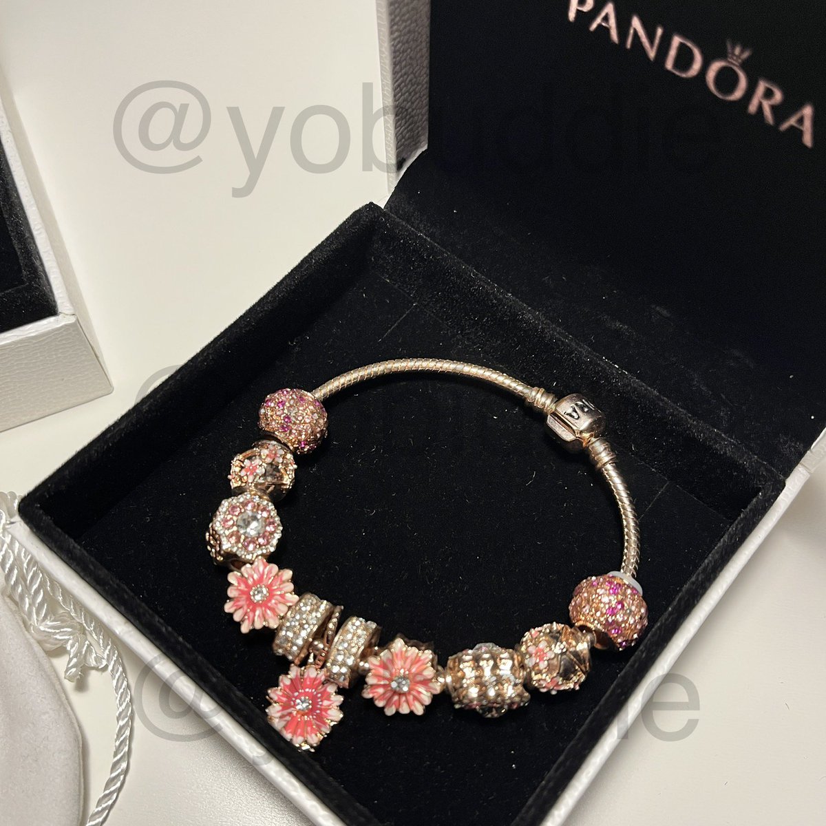 yobuddie's tweet image. ❕ส่งต่อ pandora ไม่แท้

- Gold / Rose Gold
- ขายคู่
- มีกล่องมีถุง (พต.ได้)
- 750฿ รวมส่ง
- mention / dm 🤍

#PandoraThailand  #pandora #pandorath #pandoraมือสอง #ส่งต่อpandora #แพนโดร่า #แพนโดร่ามือ2 #แพนโดร่ามือสอง #ส่งต่อแพนโดร่า