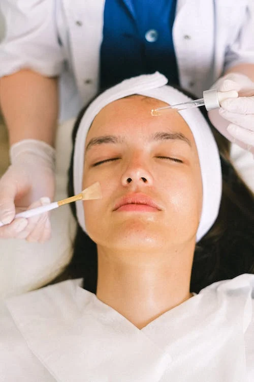 FOYMediSpa's tweet photo. Achieve a flawless complexion with The Perfect Derma Peel! Our medical-grade chemical peel is virtually painless and requires no pre-peel skin preparation. Experience little downtime and see results in as little as one treatment! Book a consultation with us at (780) 607-2322. https://t.co/XNO7czuG3K