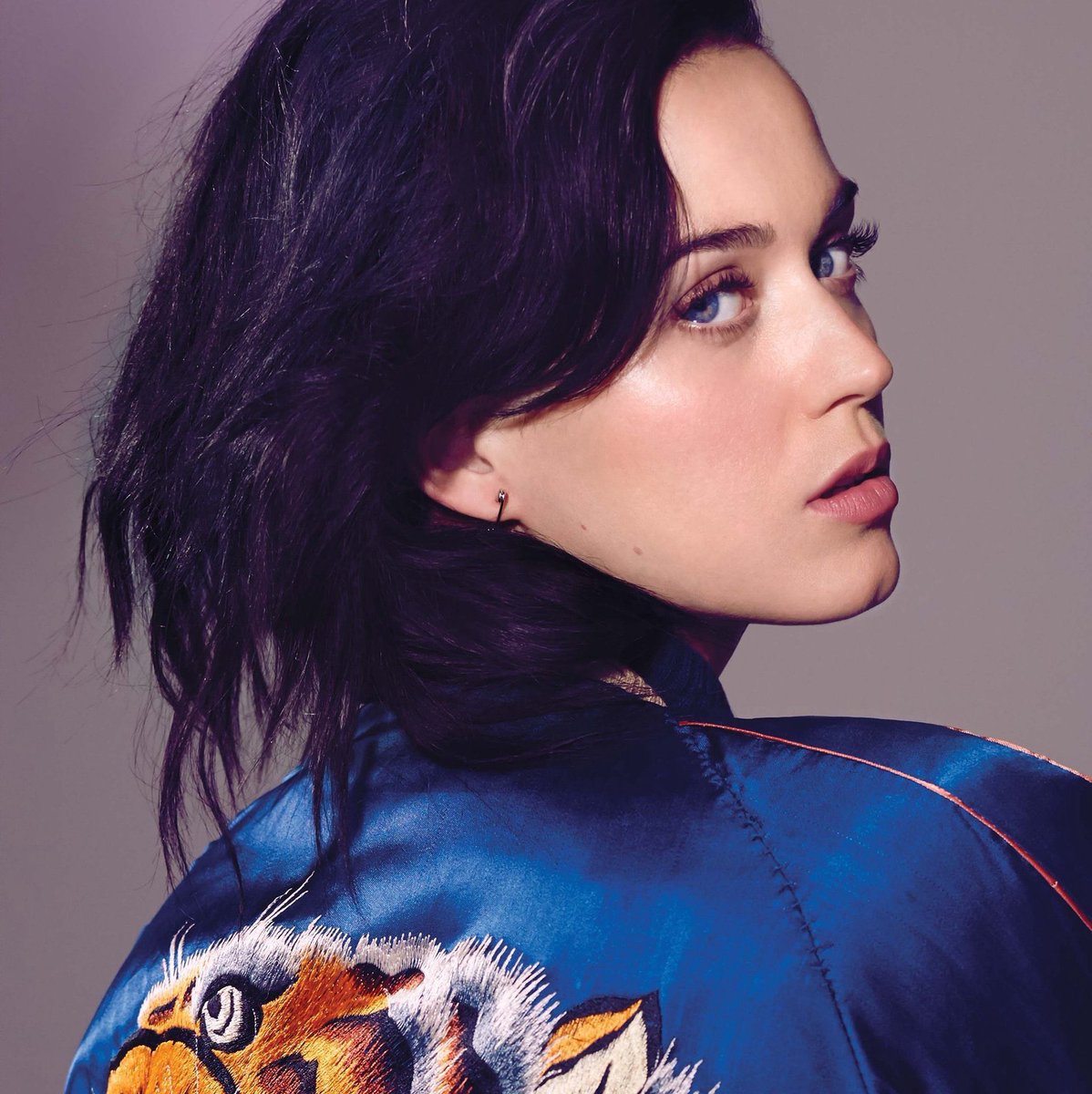 Roar” by #KatyPerry has reached 1 BILLION streams on Spotify. It's