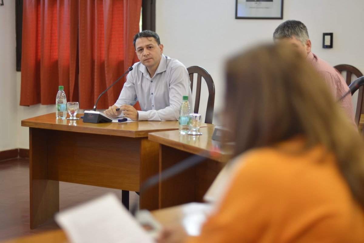 Las fiestas barriales son auténticos reflejos de la identidad de c/ ciudad. En Alem, estas celebraciones cobran vida a través de diversos eventos culturales, por ello presentamos en el HCD un nuevo Proyecto p/ la creación de un Registro Provincial Y Municipal de Fiestas Populares