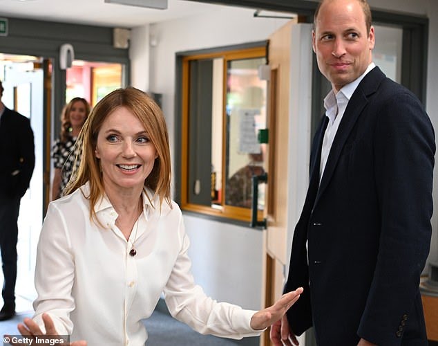 Our #PrinceOfWales third stop today is at Maindee Primary School in Newport. Where he was joined by Geri Halliwell.💙🙌#PrinceWilliamIsAKing #PrinceWilliam #Homewards