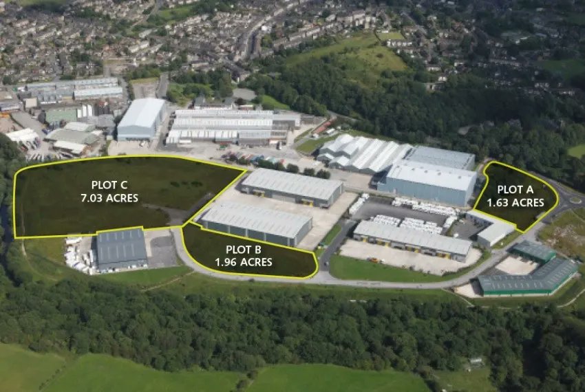 Graphite offers three #development plots which are available for build & lease or freehold for flexible #industrial and #distribution space on an established business park in #Glossop.

Read more & view our #prospectus 👉 buff.ly/3vv3bpV

#Derbyshire #InvestinDerbyshire