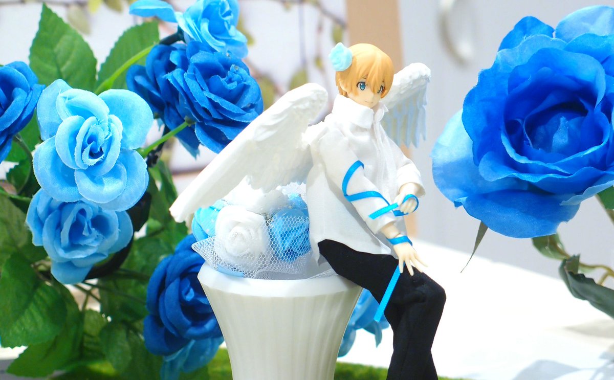 👼

オビツ11の型紙のシャツだけど襟縮小と袖伸ばせば良さげ。こっちに帰還者学校制服作りたい気持ちはあるんだ気合いはともかくとして😇
ボディは素材くん
羽はBOOTHで購入させて頂いた逸品です🙏✨