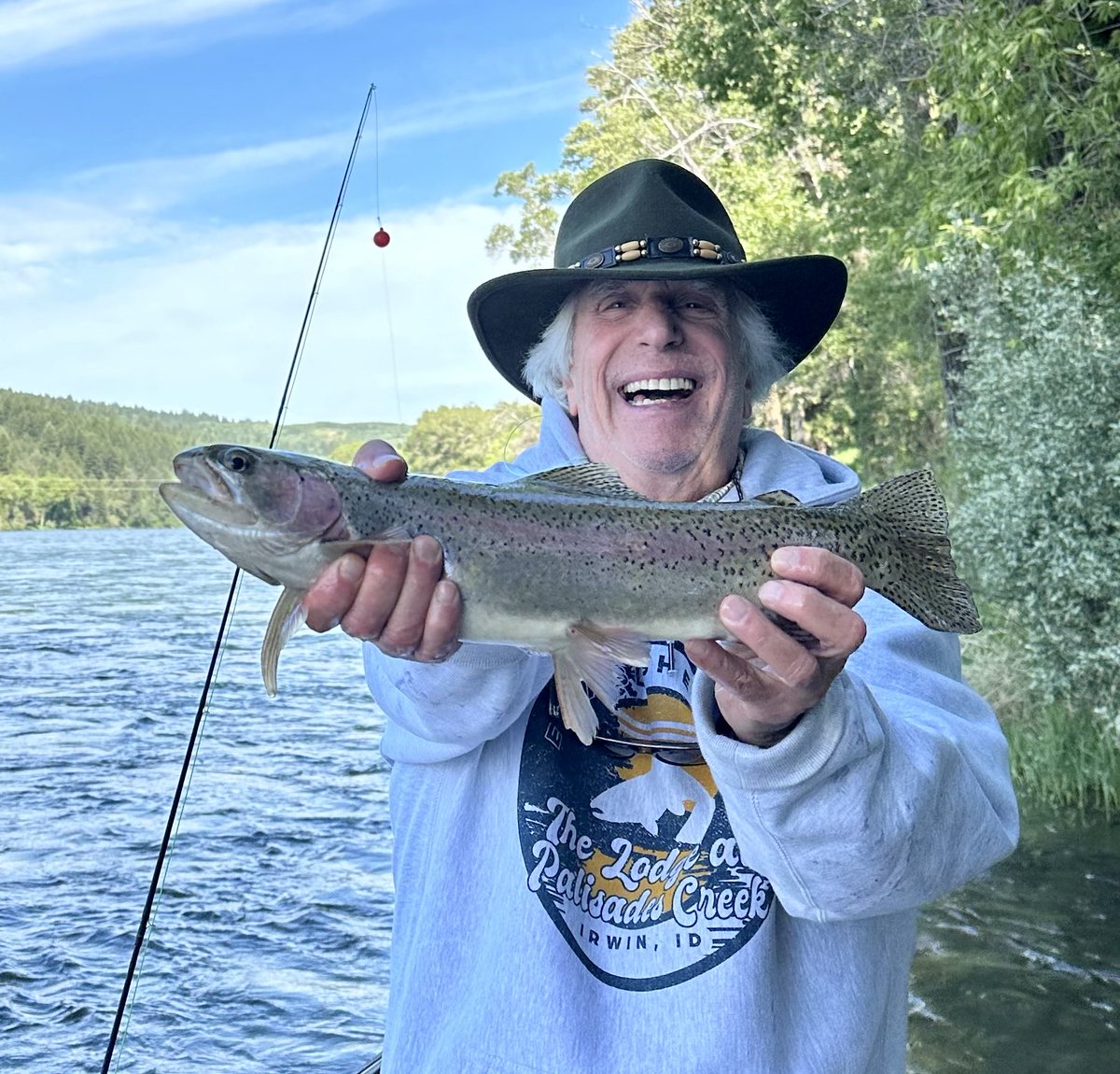 Everyone should start there day with a rainbow !!