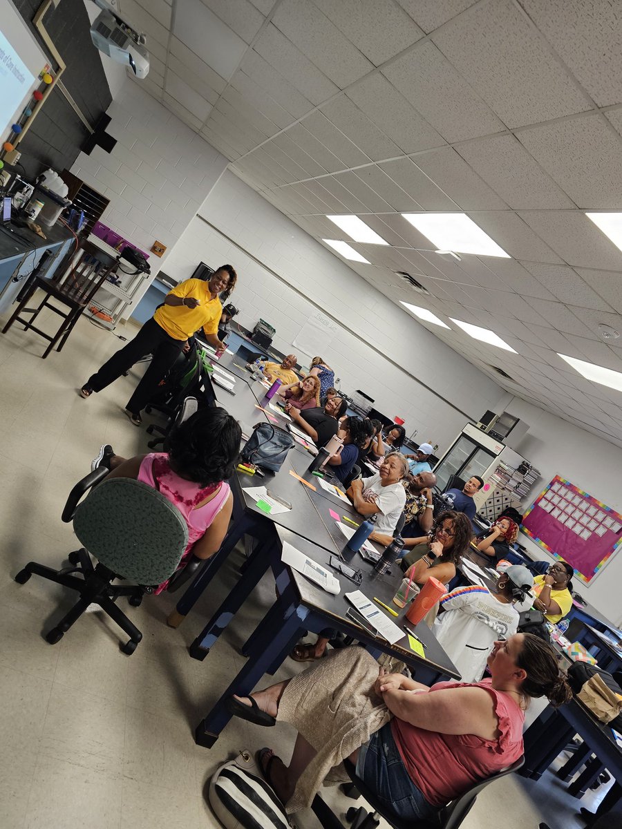 twardsat's tweet photo. #SPLASH23 @durhampublicschools Student Support Services presents the Holistic Student Wellness session and its the place to be this morning...Come see if "Ms. Dickerson" will make a change! @cherice_artis @DPSLearning @DrMattocksPerry @DrJuddManning @NCDPISC @ncmtss @CTruittNCDPI https://t.co/8WiGUUCiqB
