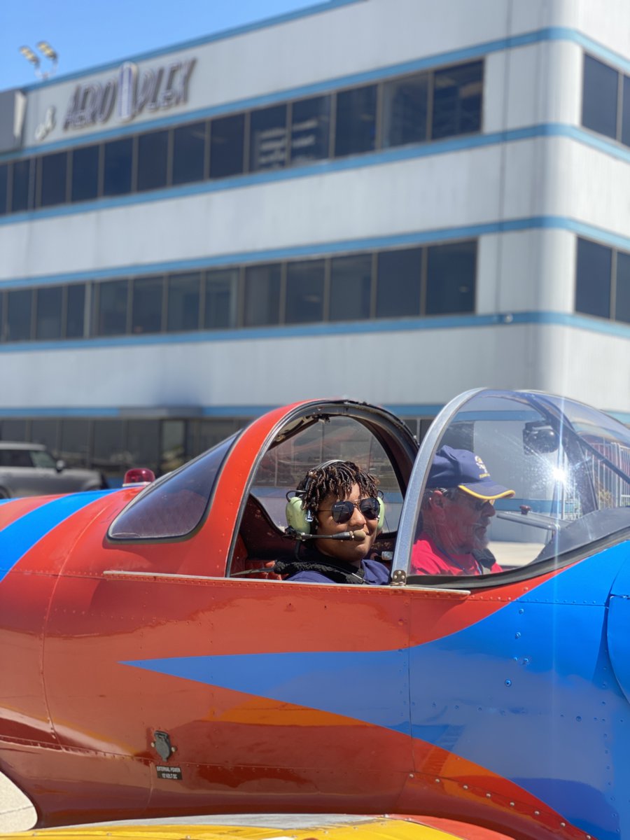 Long Beach Airport tweet media