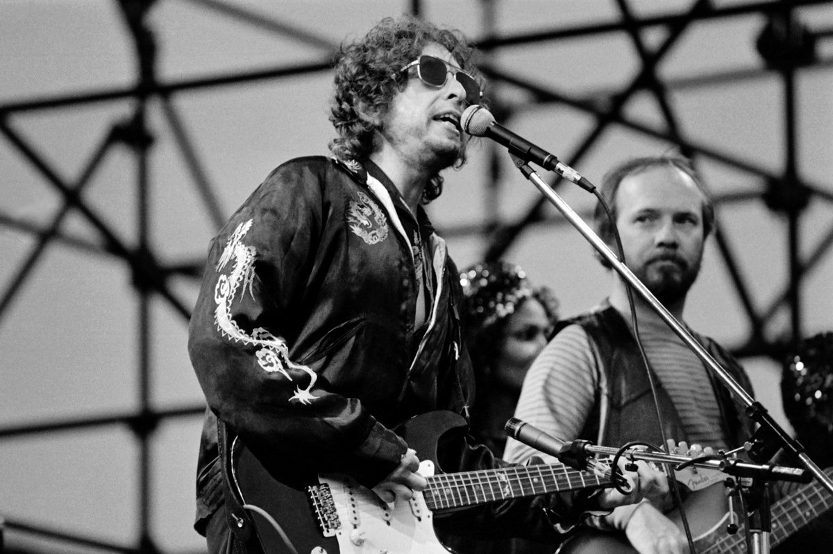 Bob Dylan performs in Toulouse, France, 1981. 📸: Daniel Janin. #BobDylan #Dylan