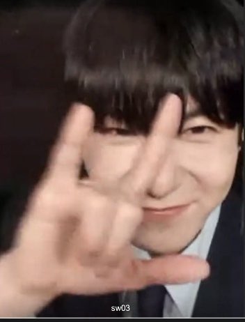Jellyfishgirl4's tweet photo. #KEONHEE
It’s my turn to wish you a VERY Happy Birthday! 
You deserve the world and have earned such a special place in mine and many tomoon’s hearts.
#LOVELY_KEONHEE_DAY #ONEUS 
#따스한_파란하늘_건희야_생일축하해 https://t.co/Yjf7uBO6hQ