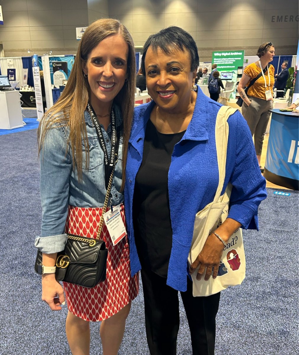 Delighted to share that our director had the incredible opportunity to meet the esteemed Dr. Carla Hayden, Director of the Library of Congress, at the American Library Association Conference in Chicago! 🤝✨