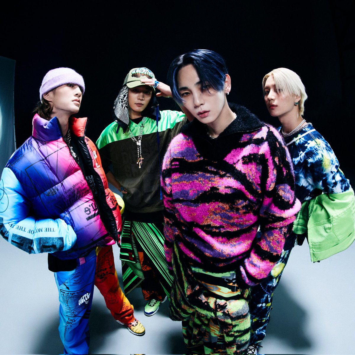 MirraVerse's tweet photo. 5th gen's new IT group! ๐
#SHINee_HARD #SHINeeFIVE https://t.co/MxLWwJjF4B