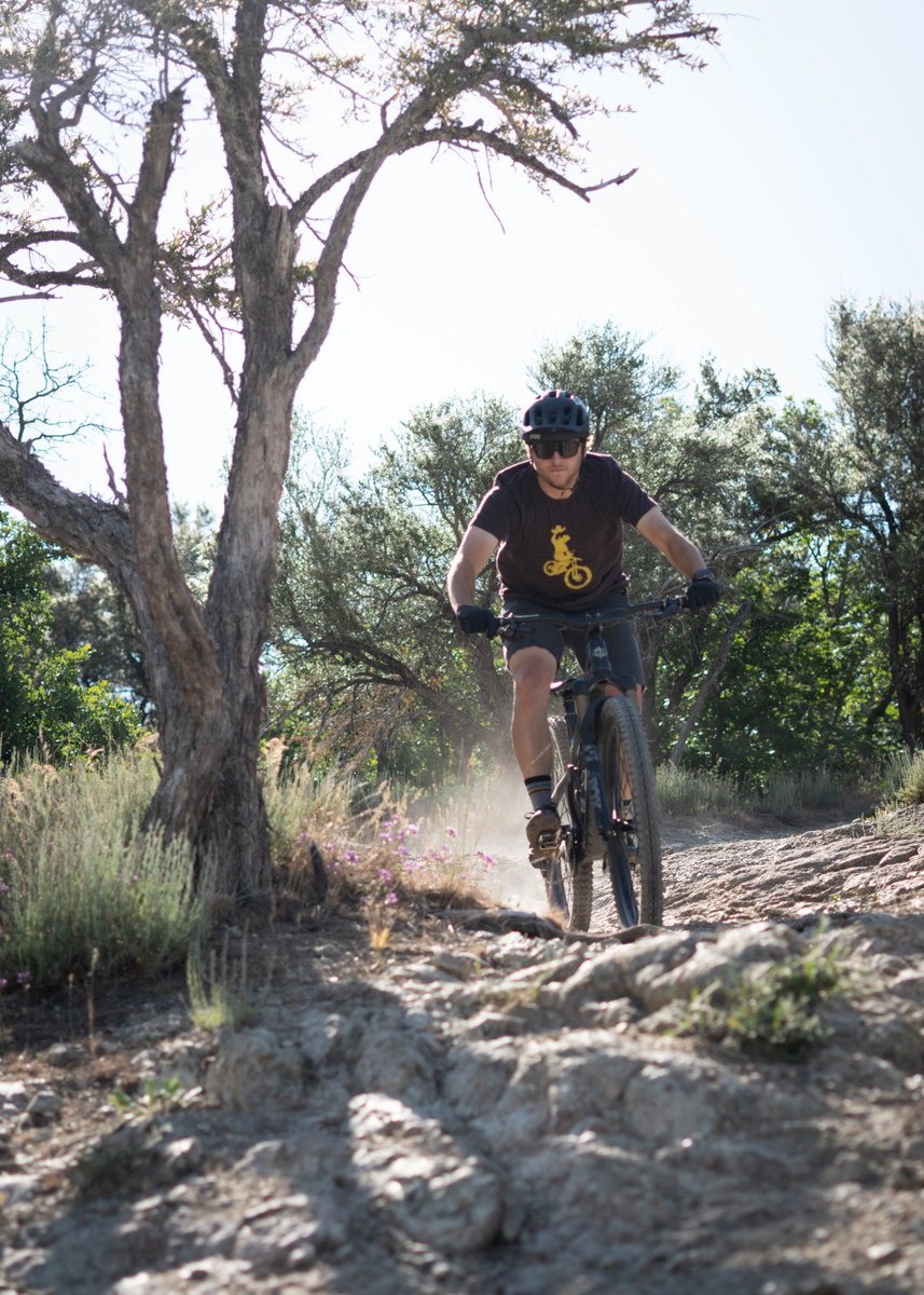 Get Bucked 🤠🚵‍♂️

#threadandspoke #mtb #cowboys #mountainbike #buckyou #wyoming #jacksonhole #cycling #madeinamerica