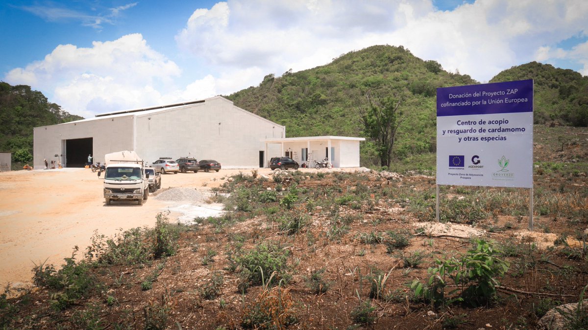 ZapProyecto's tweet photo. #ProyectoZAP, financiado por la @UEGuatemala e implementado por @AGEXPORTGT, en alianza con cooperativa Oro Verde, inauguran centro de acopio en San Luis, Petén, con el objetivo de agregar valor a la cadena del cardamomo y otros productos de la zona para su comercialización ✅️ https://t.co/mfxkYQMt6k