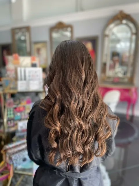 Jessica was going to the Zack Bryan concert. She came to see Eve before to get our Dream Blowout and Style! Hope you had fun Jessica! 

#oribe #tomballhairstylists #springhairstylist #blowdrybarthewoodlands #houstontx #thewoodlandstx #thewoodlands #houstonhairstylist