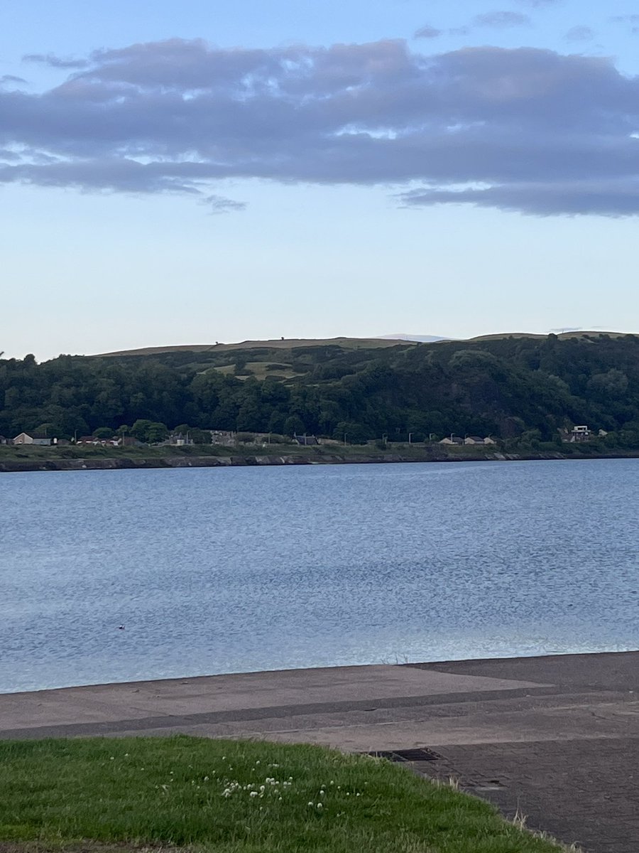 View from our campervan tonight-who knew Burntisland was so nice! Havent been here since I was a wee lassie ☺️ #roadtrip