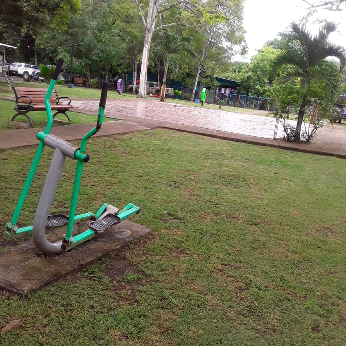 MUNPINOGANA's tweet image. El día de hoy realizamos trabajos de limpieza de áreas verdes en el parque infantil de Metetí y en el cementerio de Metetí.
#municipiodepinogana
#mupi.darien