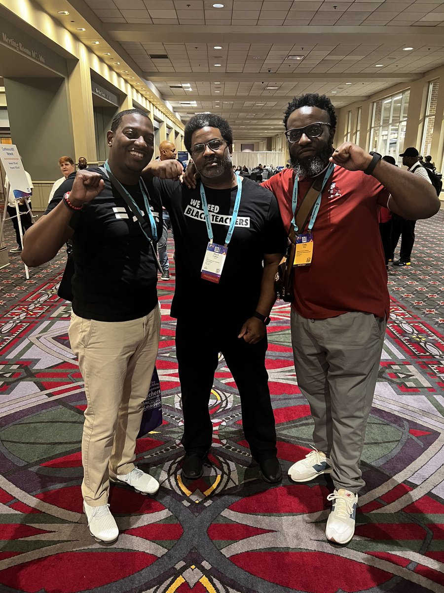 had the AWESOME pleasure of meeting <a href="/selmekki/">Sharif El-Mekki</a> thanks to my brother <a href="/cqking/">Craig Q. King, NBCT</a> i'm thankful for the work they're doing to build the #BlackTeacherPipeline through <a href="/CenterBlackEd/">Center for Black Educator Development</a> and <a href="/ccofsc_cmm/">Columbia College (SC) Call Me Mister</a> ✊🏿