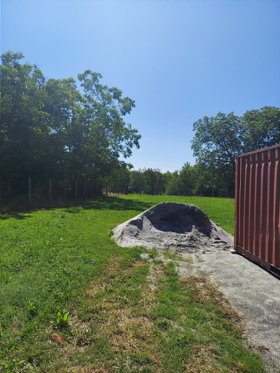 RickWorksHard's tweet image. Another successful day moving another customer. I love my job so very much.