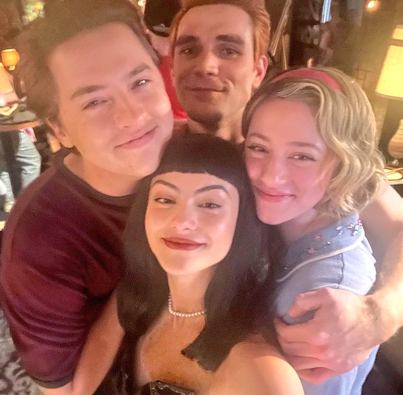 JERONICA AND BARCHIE IN THE SAME PIC???
A DREAM FOR ME 😭🩵