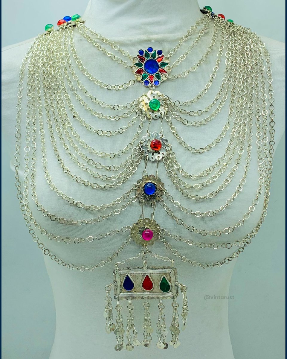 vintarust's tweet photo. Vintage Silver Layered Bib Necklace.
Shop Now:
https://t.co/ZRt92f5xZJ
#vintagetribaljewelry #statementchoker #tribalbeauty #handcraftedjewelry #vintarust #giftideas #costumejewelry #bohemiannecklace #chokernecklace #handmadetreasure #jewelrylove #fashionaccessories https://t.co/HQrklYhLWL