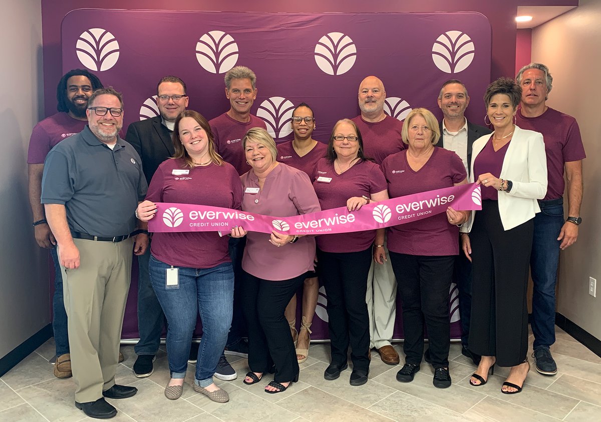 everwise_cu's tweet photo. We are Everwise!
Our team turned out in a sea of purple to celebrate our first day as Everwise. We couldn’t be more excited to embrace this change with our members and our communities.
#TCUIsNowEverwise #Everwise #ConfidenceChangesEverything https://t.co/DYEz8akFMb