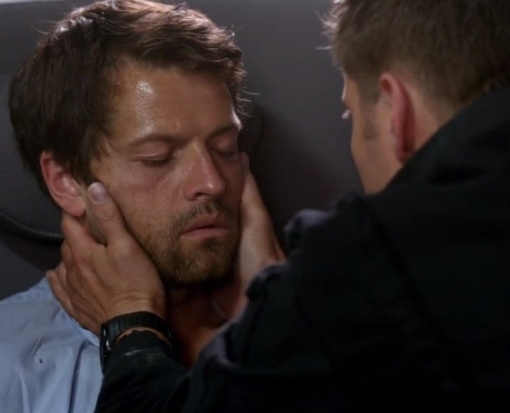 CasIsLoved's tweet photo. Obsessed with how gentle Dean is with Cas and how Cas straight up manhandles Dean😂😭 https://t.co/VdI6gimzFB