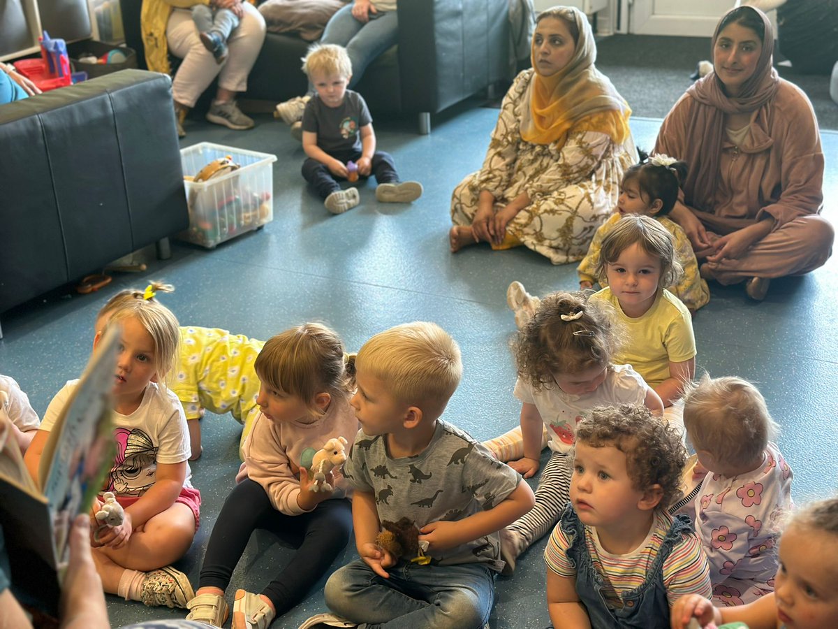 We had a fantastic dingle dangle baby boogies this morning. It was great to see all the little ones dancing around having fun spending quality time with parents and guardians. You have to love the work you do, especially when you get to sing along to the @TheWiggles #oldhamhour