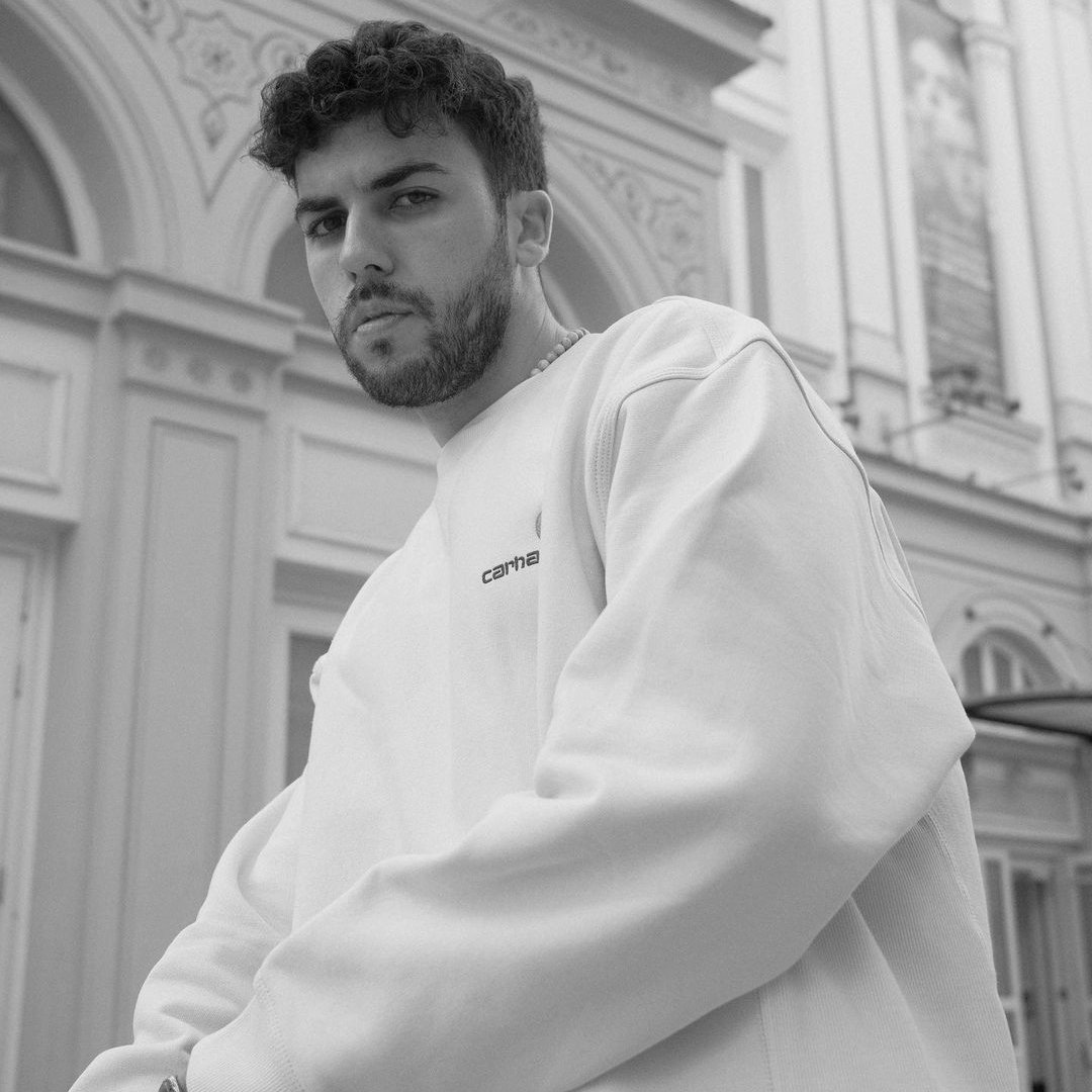 Club113's tweet photo. 🔴 El Streamer Jorge "Werlyb" Casanovas anuncia que no asistirá a La Velada tras conocer la retirada de Amouranth.

🎙 "Alguien tendrá que ir a consolarla". https://t.co/STXlM9cMPq