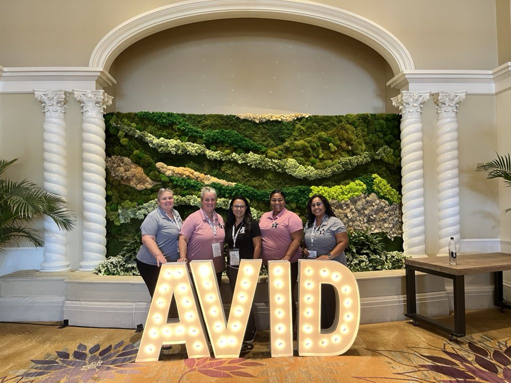 EduGator9's tweet photo. @phepandas are rocking Day 1 of AVID Summer Institute! We are learning and collaborating ❤️🐼 We are having a blast 🎉👩🏽‍🎓 #AVIDSI @sdocavid @AVID4College @SDOCElemEd @SDOCProfDev https://t.co/dvG0ZndLsy