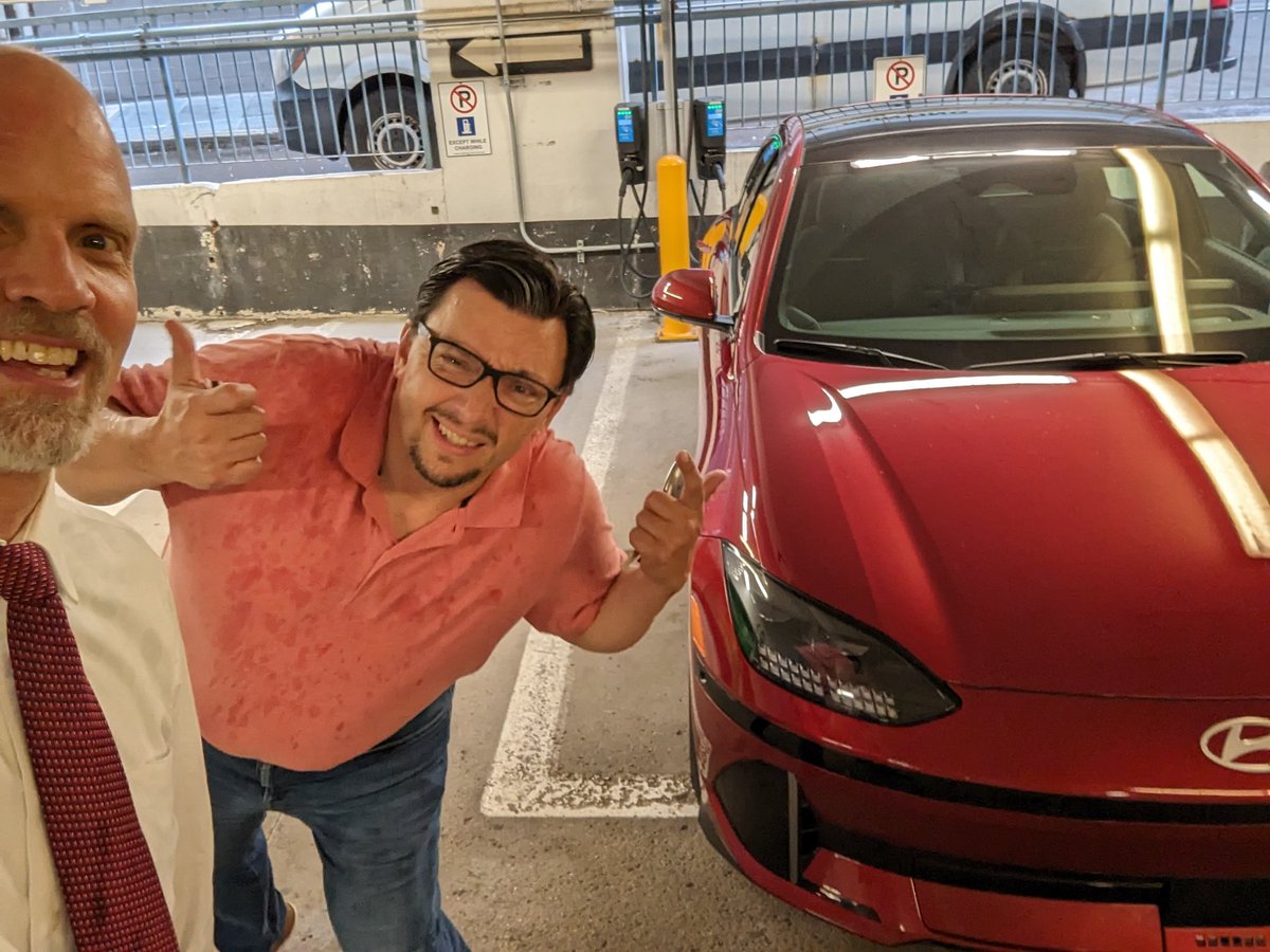 PeterForint's tweet photo. Thanks to my @SenecaCollege @Enviro_Dad Eric Novak for the drive home in the new @HyundaiCanada #ionic6.  My first impressions are that it's a fantastic car!  Hope they adopt NACS... @PlugN_Drive @EVSociety @EMC_MEC https://t.co/PppYMCwile