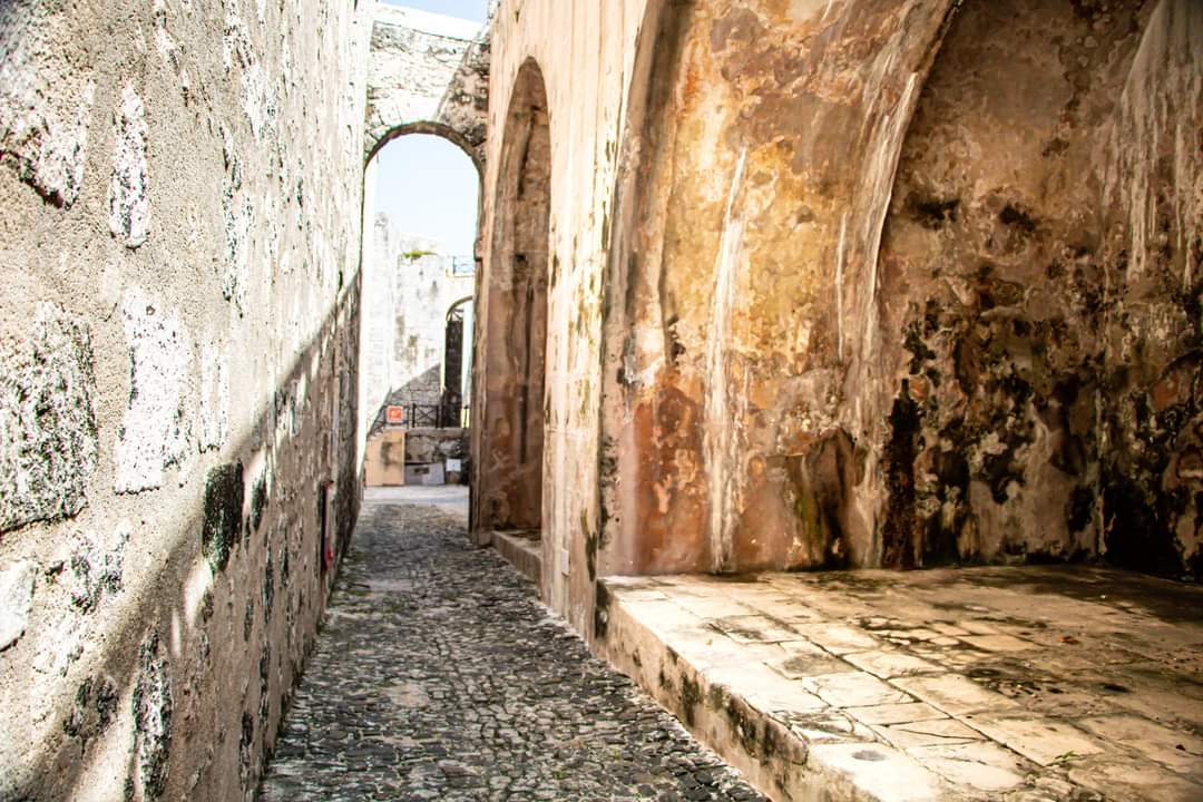 Verano en la historia 🏛️🌞

¿Qué mejor lugar que un museo para aprender sobre el pasado?/
¿What better place than a museum to learn about the past?
#CastilloDeLosTresReyesDelMorro #PatrimonioMundial
<a href="/casa_102/">Mi CASA</a> 
<a href="/Clodomira_71/">Clodomira</a>