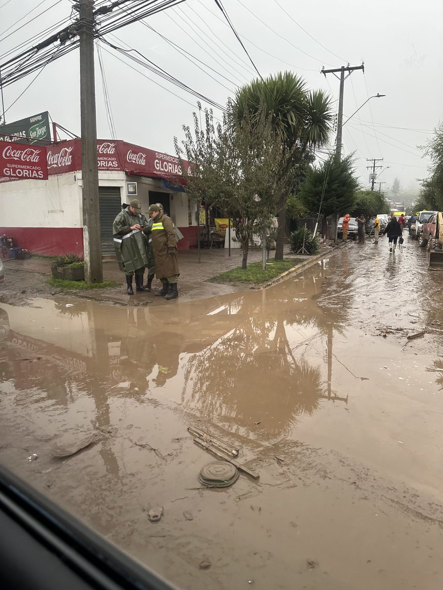 pvodanovic's tweet photo. Mi admiración y cariño a #Licanten, fuerza para superar esta tragedia. Estaremos con uds impulsando la recuperación y el nuevo hospital. https://t.co/fTWH9bRLVy