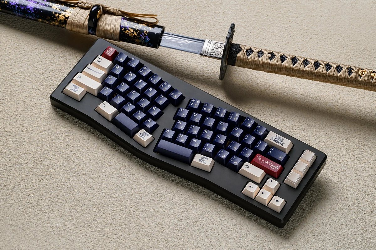 PBTfans™ Rōnin in stock sales starts from 27 June 2023
Picture courtesy - @kbdfans
.
.
.
#ronin #samurai #keycaps #katana #pbtfans #doubleshot #customkeycap #keyboard #mechanicalkeyboard #kbwarriors #onimask #sxm_designs #prototype #photography