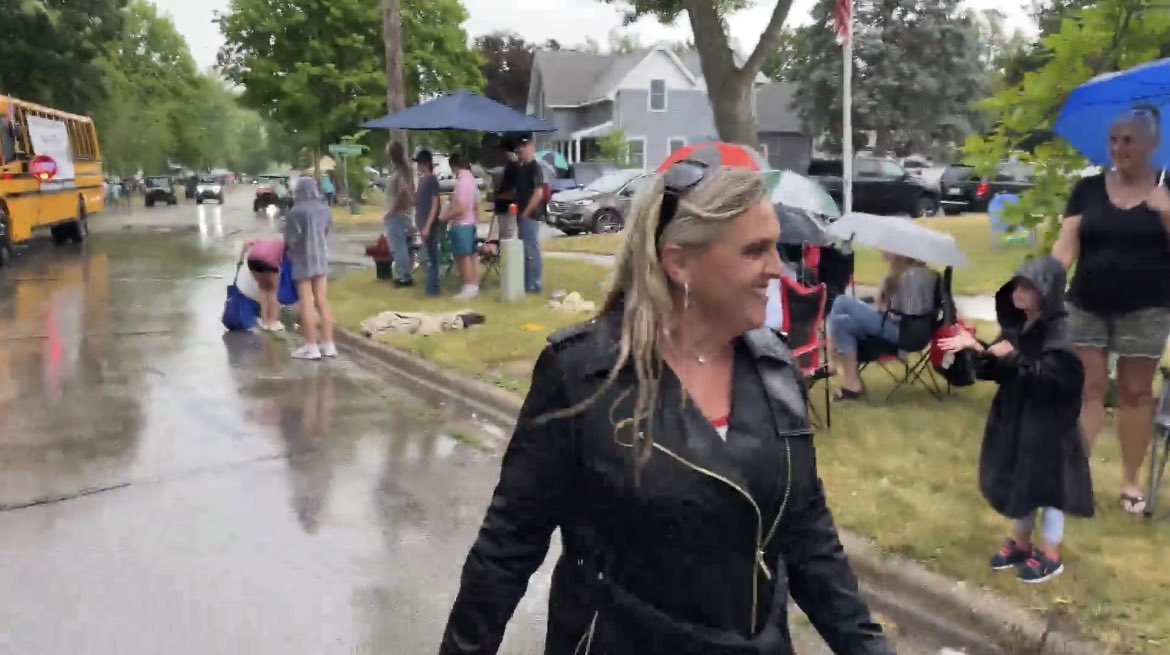 PamAltendorf's tweet image. “Only in America”
Rain, Flags and lots of handshakes, smiles and hugs!!!
Thanks LAKE CITY for the warm welcome!!! I LOVE our District…the rain didn’t stop us from spreading our message!!! ❤️🇺🇸
#moreFREEDOM
#LESSgovernment 
#saveMN
