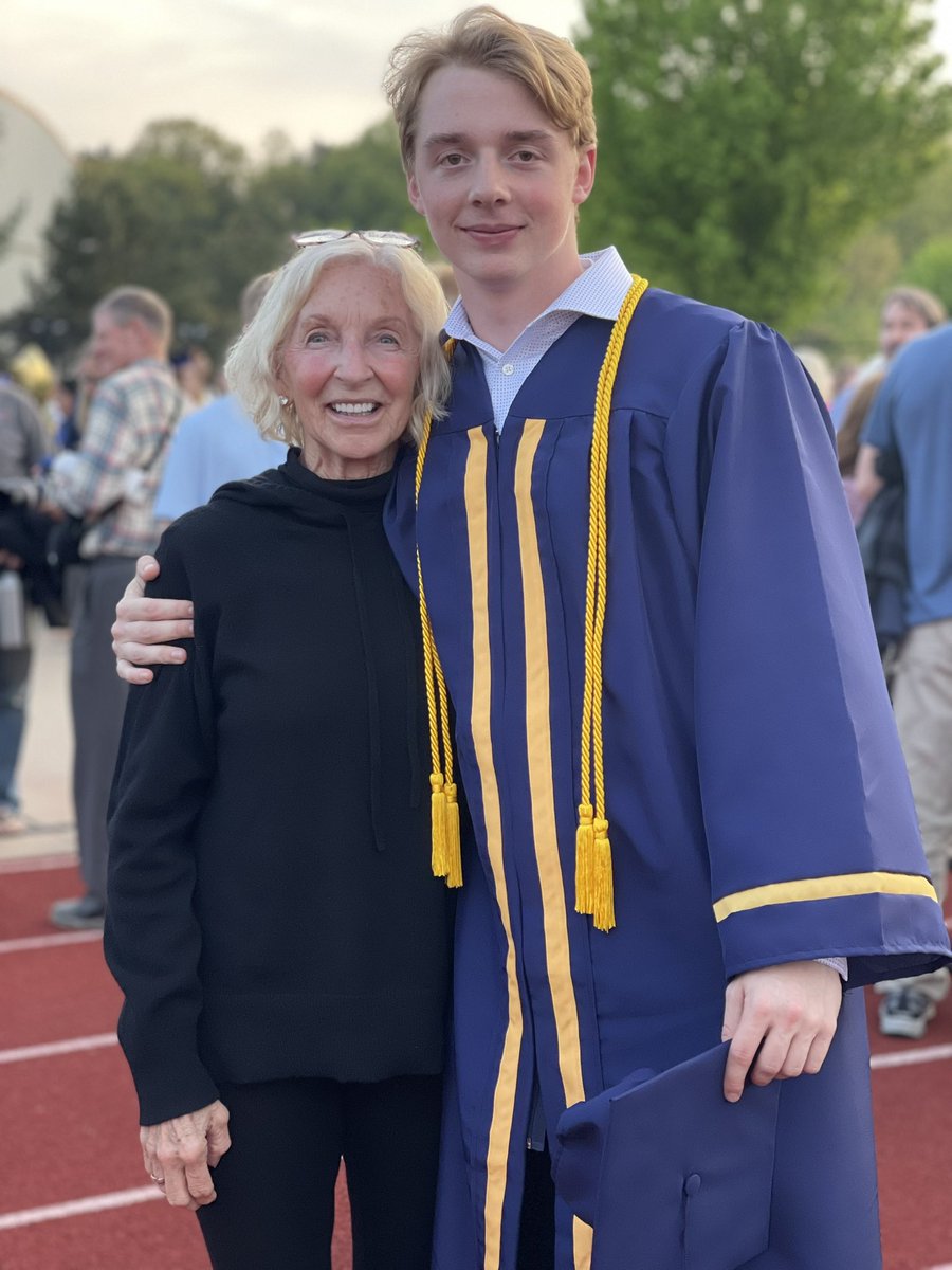 karrie_joy's tweet photo. There’s not a moment my amazing mother misses, so I hate not being with her for her birthday today - but we’ll celebrate together soon-ish!! ❤️🎂#myrock #myinspiration  #75looksgreat #shewouldkillme https://t.co/7Rr8lGUWz0