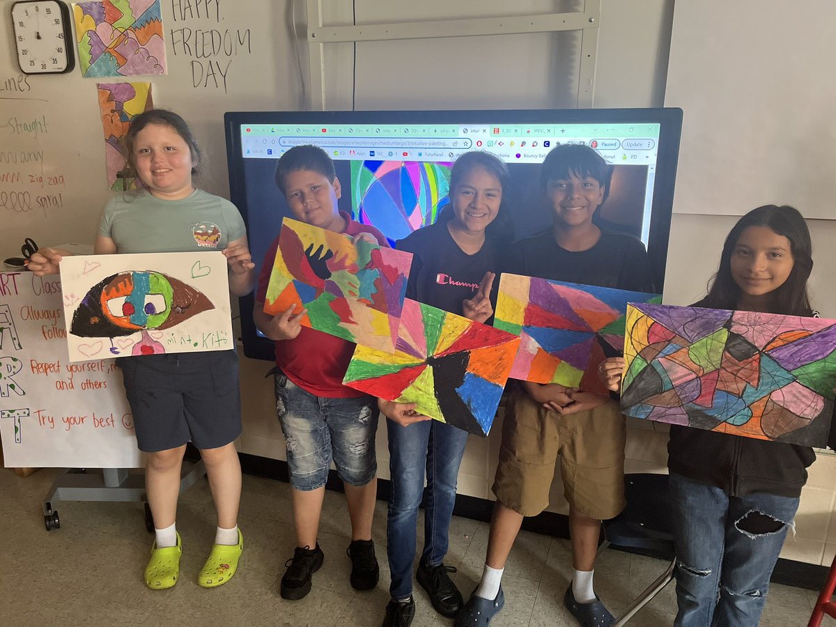 We had a blast this past week @AldineRUSH making artwork using oil pastels!!! #TeamCaraway 🎨🖌️🥋🖼️ @rocharoy