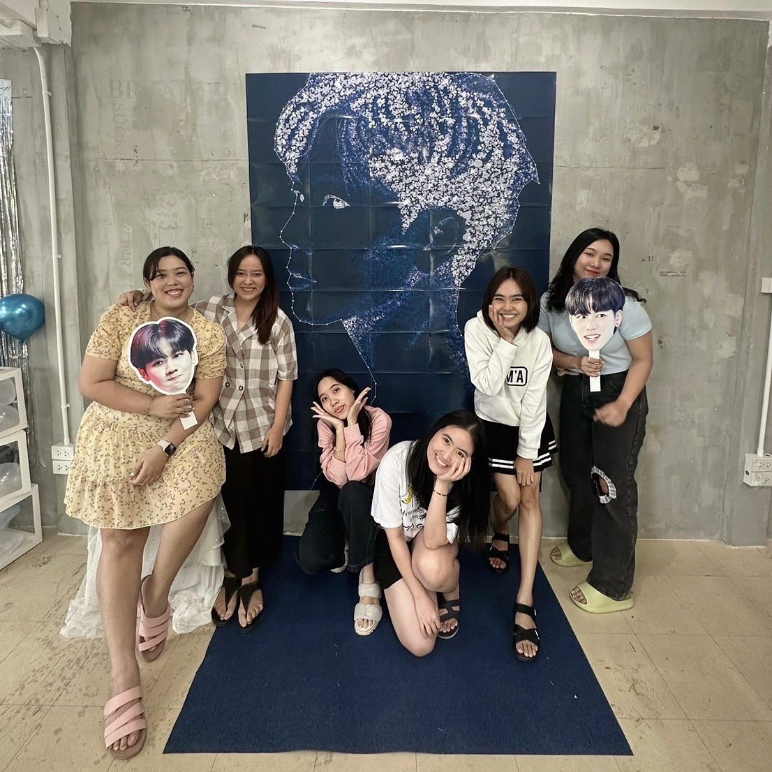 PanZaaLanLa's tweet photo. แล้วที่ขาดไปไม่ได้เลยคือ ทีม @VRWarSpace ของเรา อยากบอกขอบคุณเป็นร้อยๆครั้งกับทีมนี้ รักมากๆ ดีใจที่เราได้ทำปจ. นี้ไปด้วยกัน และมันก็เป็นความทรงจำที่ค่ดดีของเราจริงๆ มาสร้างปจ.ใหม่ไปด้วยกันอีกนะ 🫶🏻💕 https://t.co/UOca1366RL