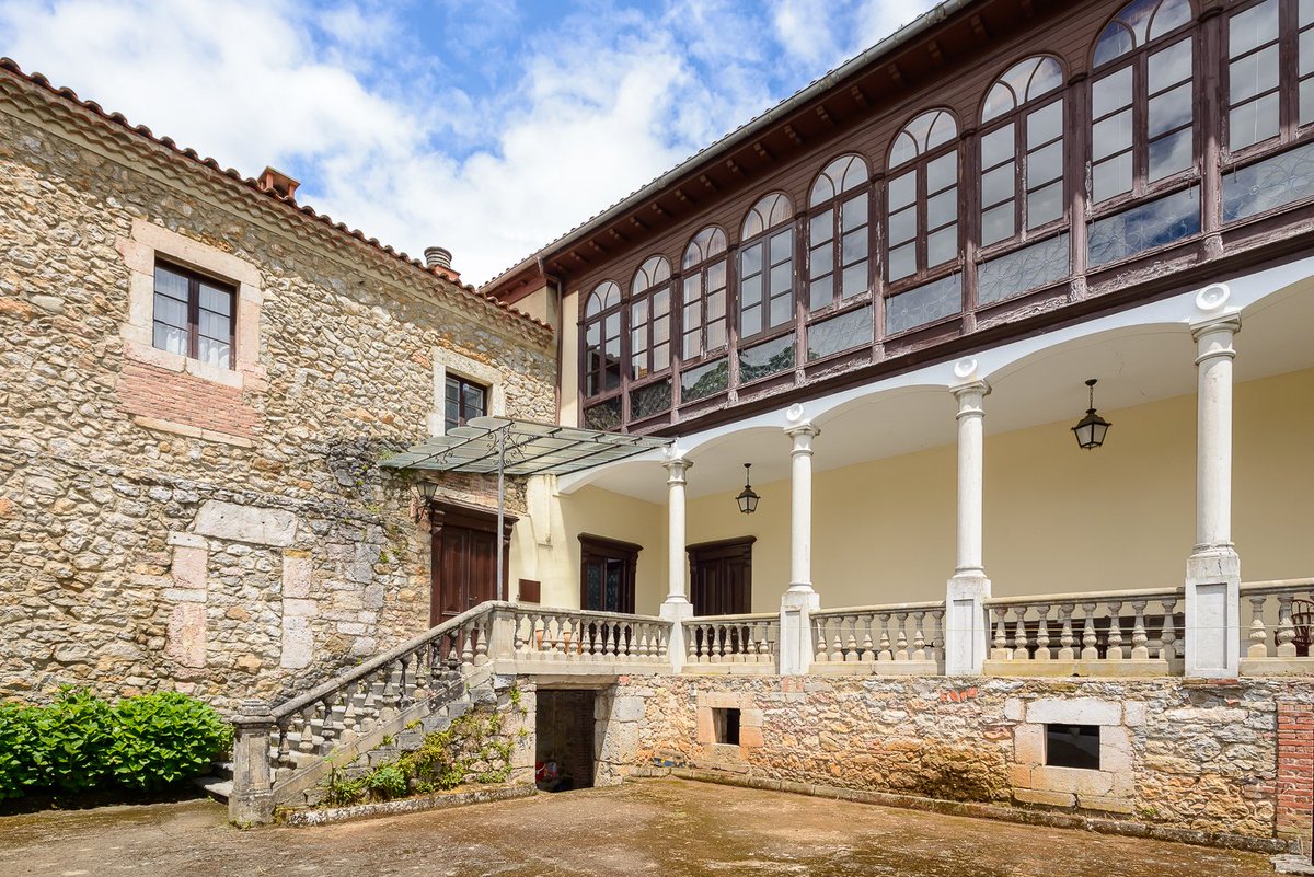 RusticasS's tweet image. #enventa este #singular #Palacio en excelente estado de conservación. Dispone de un terreno de 100 ha. y está situado a 18 km. de #oviedo, en el #concejodegrado. Pulsa en el link para ver más fotos y vídeo: n9.cl/hofilp