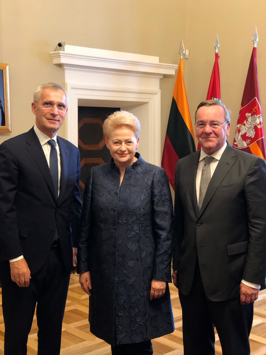 It's an honour to receive! The Manfred Wörner Medal for contribution to peace and freedom in Europe. With #NATO Secretary General @jensstoltenberg & l🇩🇪 DM Boris Pistorius.