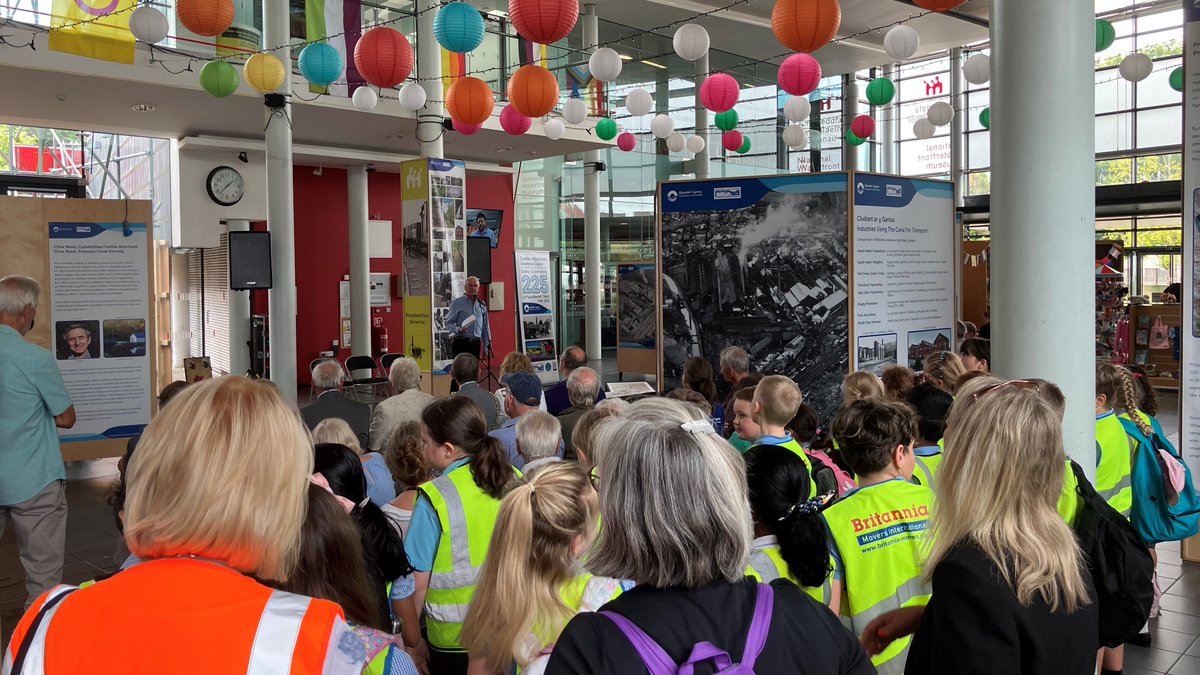 Ymunodd pwysigion lleol, ysgolion cynradd a <a href="/SwanseaCanal/">Swansea Canal Society</a> â ni ddydd Gwener yn <a href="/The_Waterfront/">Waterfront Museum</a> ar gyfer digwyddiad dathlu arbennig i nodi 225 mlynedd ers sefydlu Camlas Abertawe.