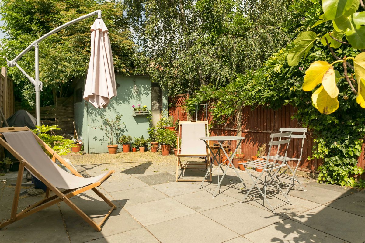 GJamesProperty's tweet photo. #ForRent | Kirkwood Road  | #Peckham #SE15

Charming 2storey, 2 double bed #house
Features:
✅2 reception rooms
✅Modern, fitted kitchen
✅786.2 sq ft
✅Generous, low-maintenance garden
✅Unfurnished

Ideal for a couple/2 sharers 

More info:
https://t.co/O2RIxhtthv

#property https://t.co/FAXcxWPRy7