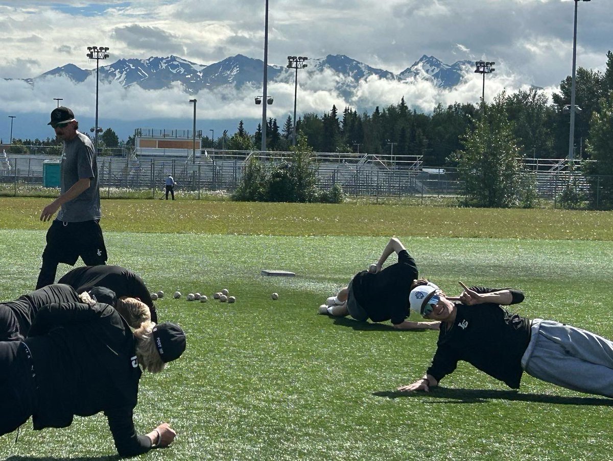 LC Baseball Club tweet media