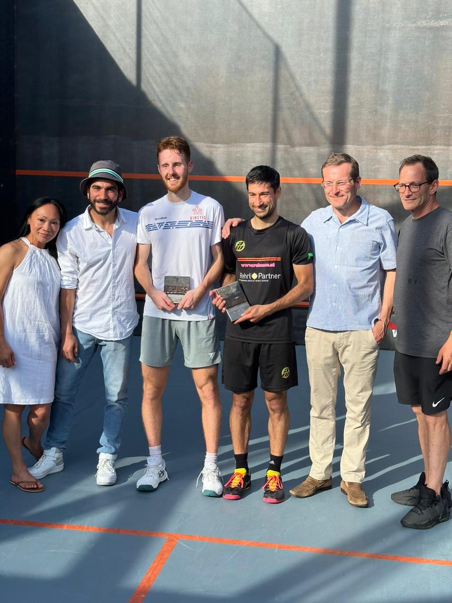 SquashChallenge's tweet image. Noch immer bin ich von meinen Erlebnissen und natürlich dem Titelgewinn beim Maspeth Open in New York überwältigt. Dabei war ich im Vorfeld gar nicht so sicher, ob dieses Turnier die richtige Wahl ist, denn für nur ein Turnier eine so lange Reise auf

rehman.at/new-york-eine-…